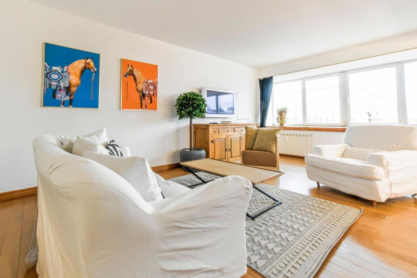 Fully Equipped Vitoshka Area Spacious Metro Sofia Luaran gambar