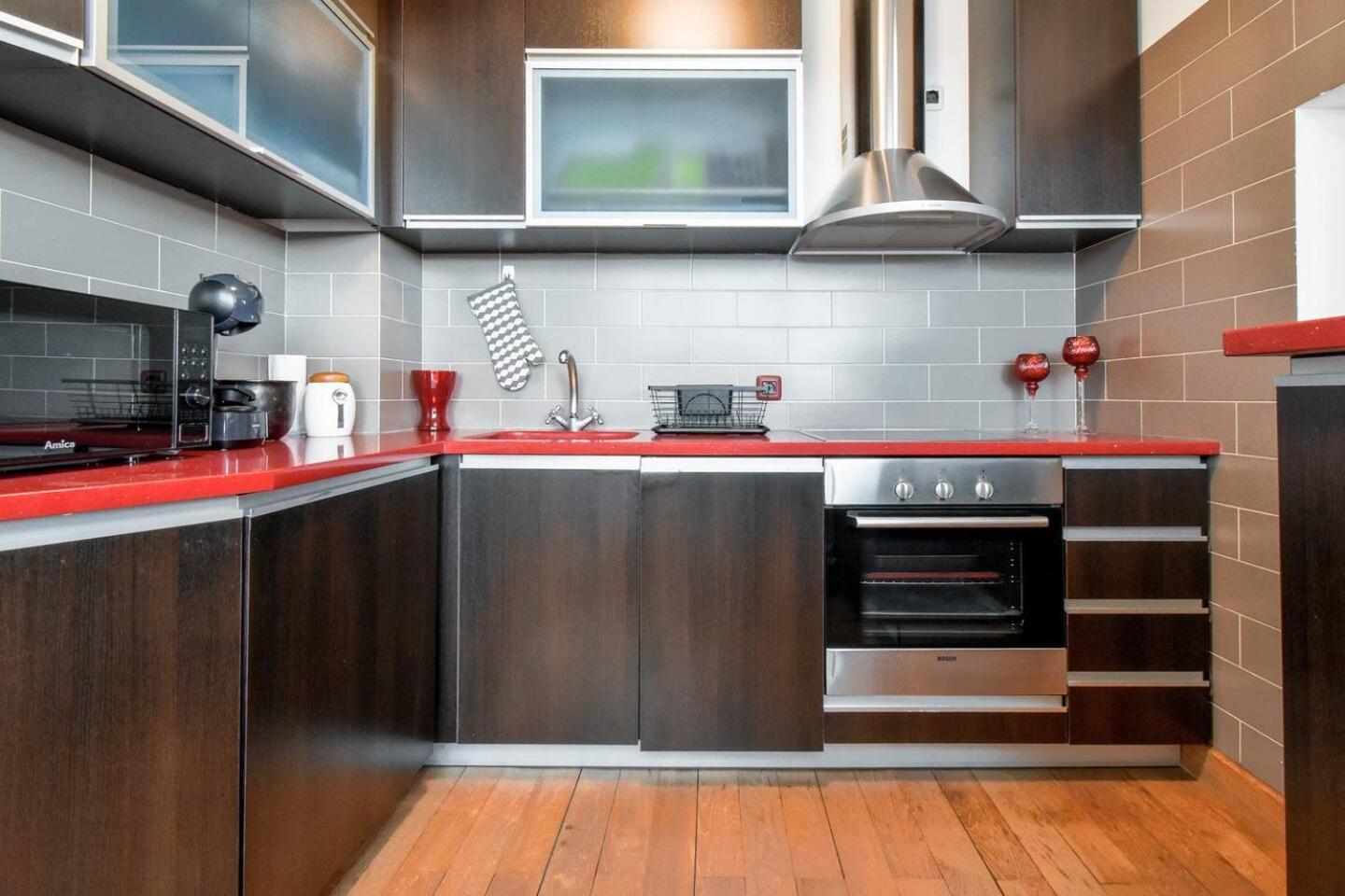 Fully Equipped Vitoshka Area Spacious Metro Sofia Luaran gambar